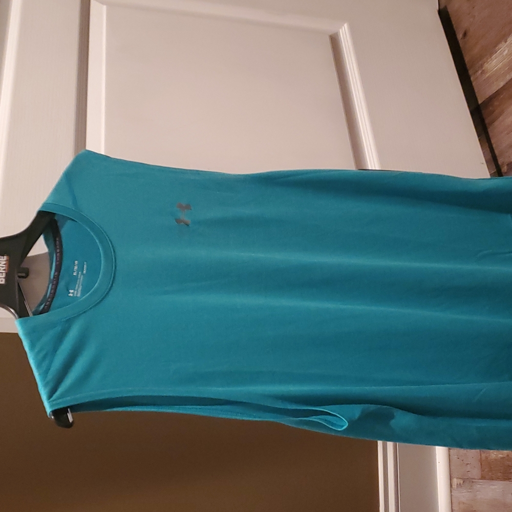 Men's NEW under armour sleeveless heatgear shirt